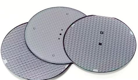 non contact wafer thickness measurement|median surface of wafer.